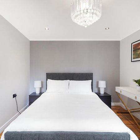 A Beautiful Stylish 2 Bedroom Apartment -City Of Лондон Экстерьер фото