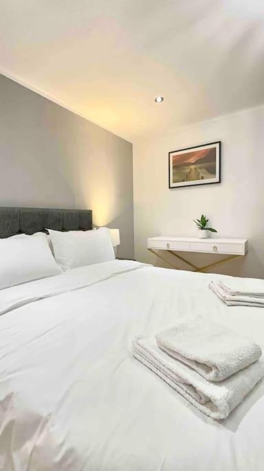 A Beautiful Stylish 2 Bedroom Apartment -City Of Лондон Экстерьер фото